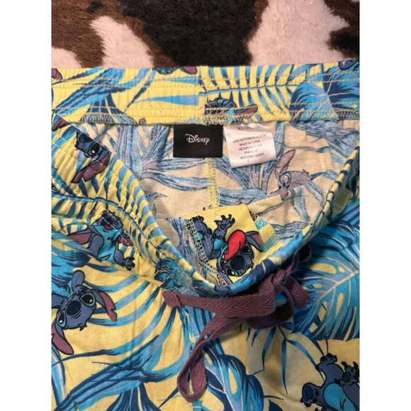 NEW XL Disney Lilo Stitch 8" Palm Print Pajama Shorts - Picture 3 of 3